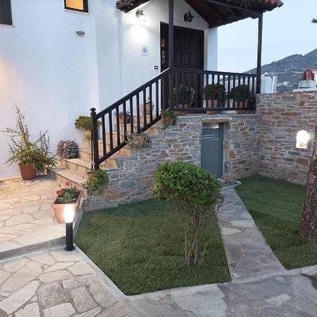Nikolaos Studios Apartments Skopelos Town Exterior photo