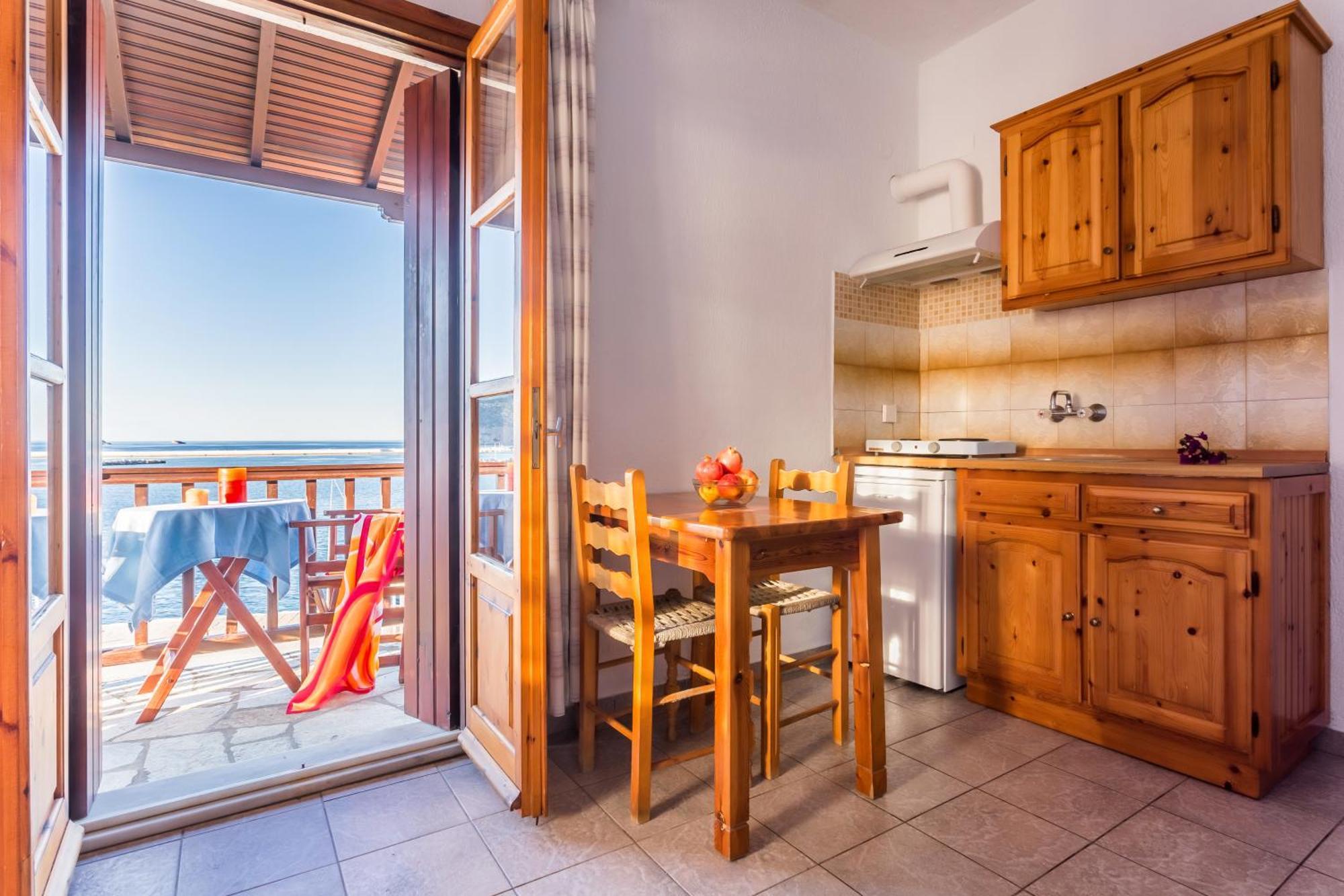 Nikolaos Studios Apartments Skopelos Town Exterior photo