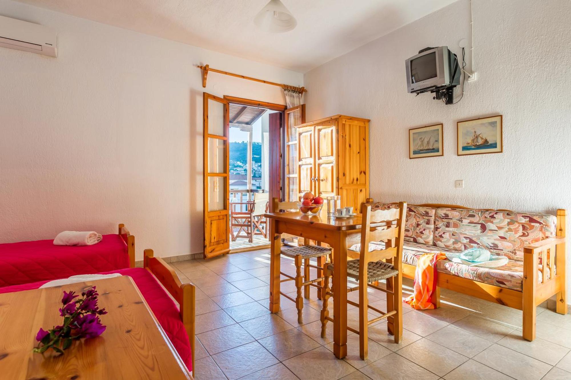 Nikolaos Studios Apartments Skopelos Town Exterior photo