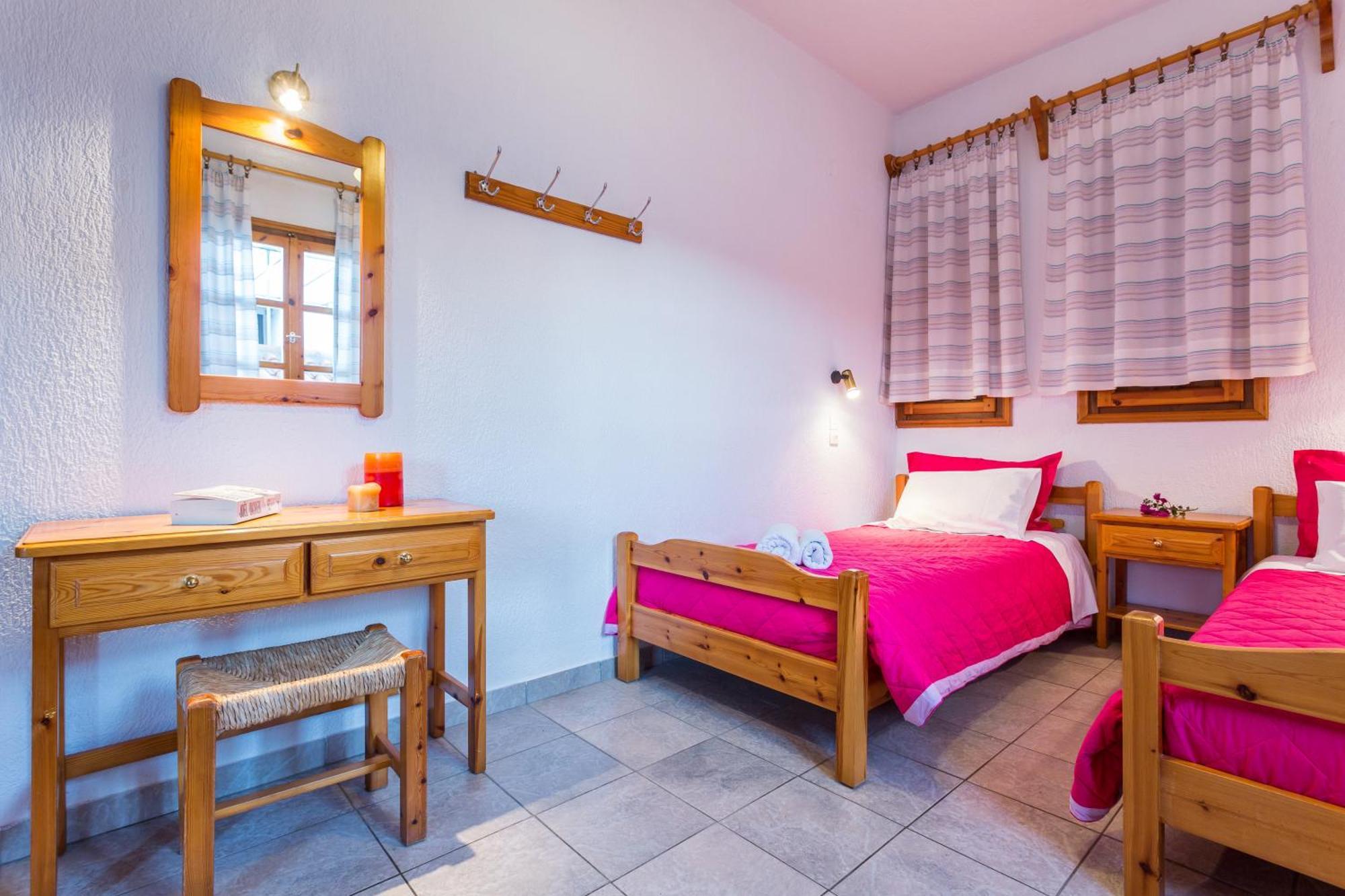 Nikolaos Studios Apartments Skopelos Town Exterior photo