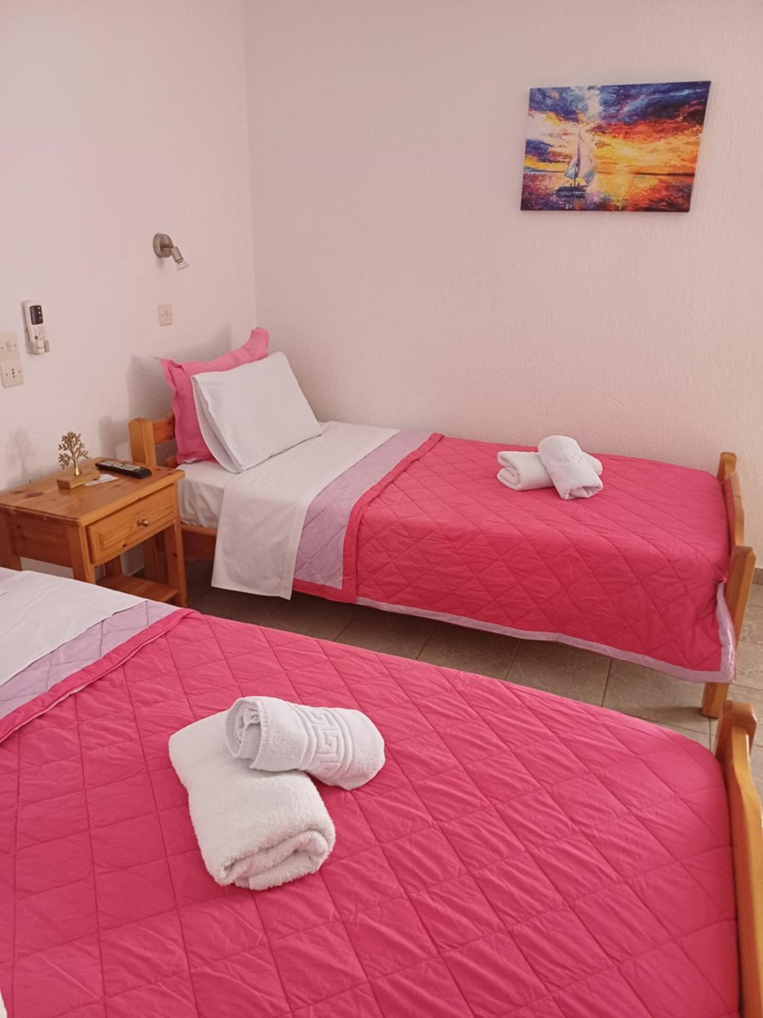 Nikolaos Studios Apartments Skopelos Town Exterior photo