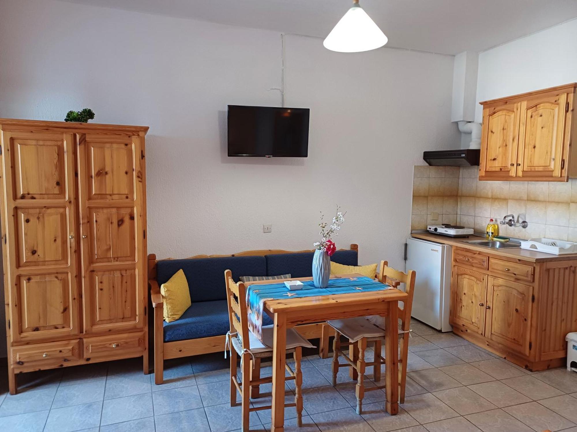 Nikolaos Studios Apartments Skopelos Town Exterior photo