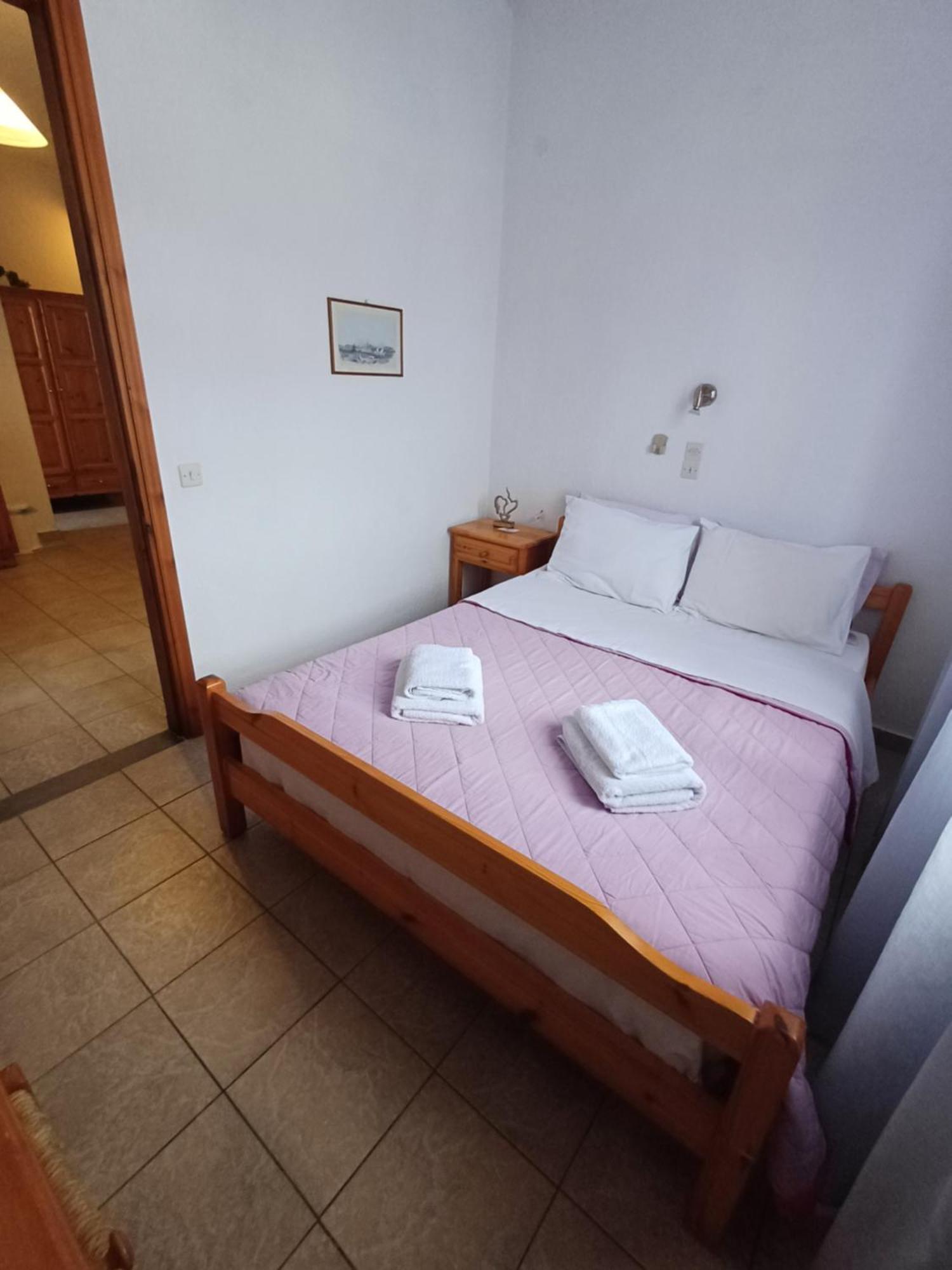 Nikolaos Studios Apartments Skopelos Town Exterior photo