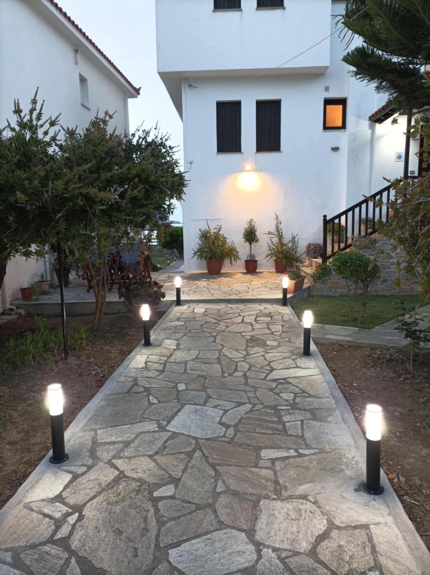Nikolaos Studios Apartments Skopelos Town Exterior photo